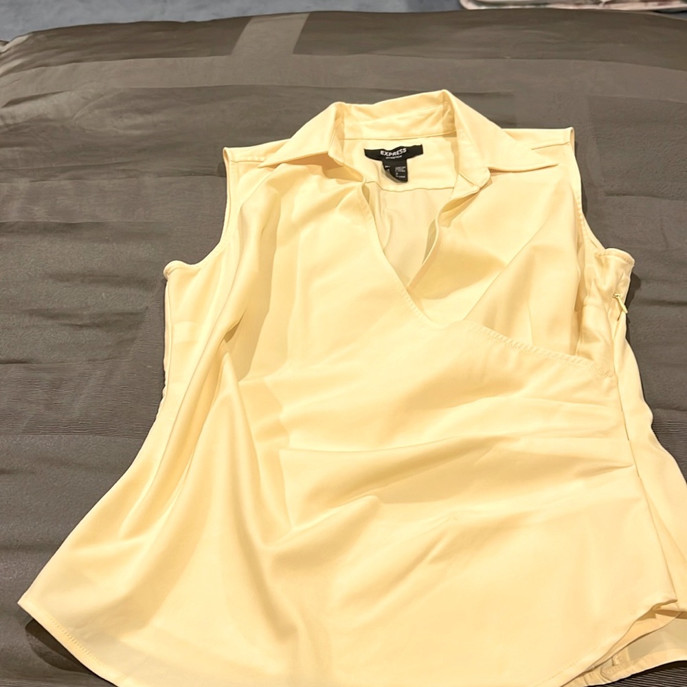 Express yellow top